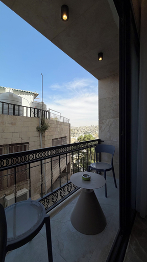 Balcony 3, 201 Tara-jre Jabal Al Lweibdeh With Stunning View, Wadi Essier