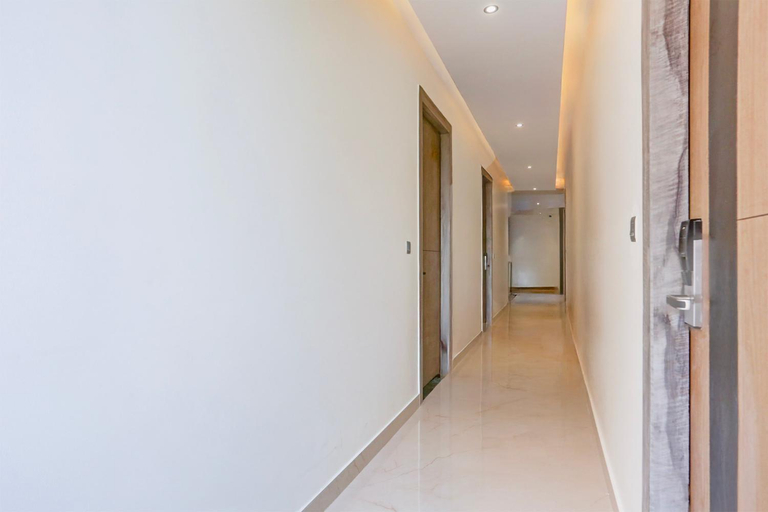 Lobby 2, Super Townhouse ISBT Dehradun, Dehradun