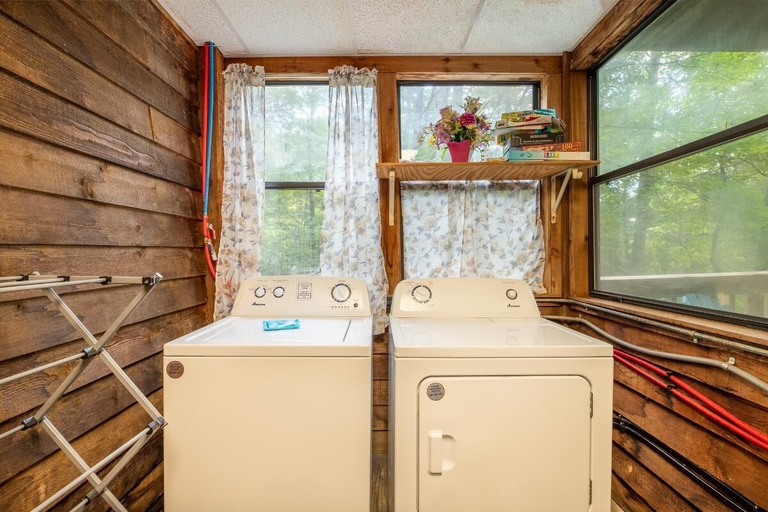 Interior 4, The Mountain Dacha, Sevier