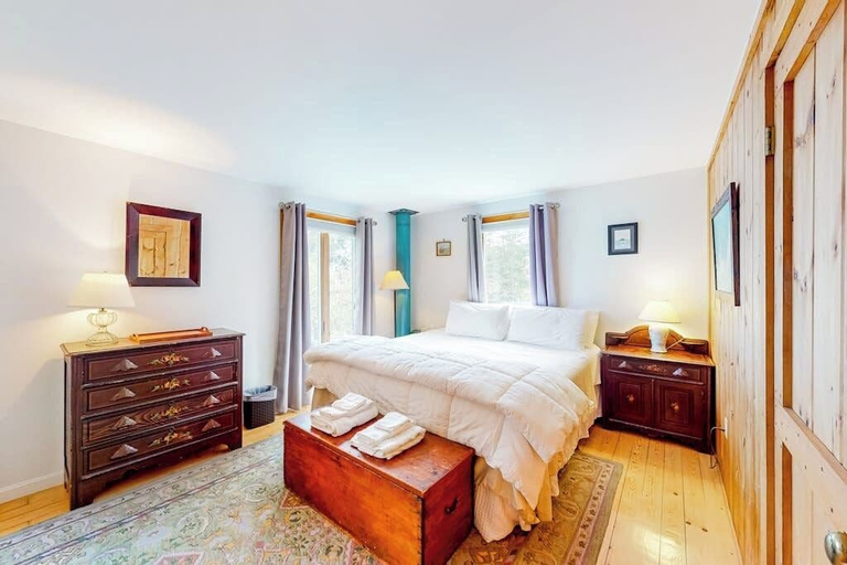 Room 2, Cobb Nob, Hancock