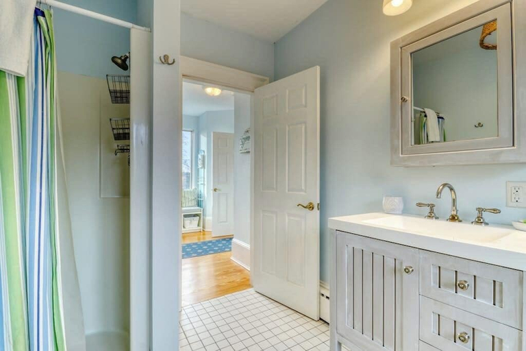 Bathroom 2, Bayfront Home With 270-degree Views, Large Deck & Porch - Near Popham Beach, Sagadahoc