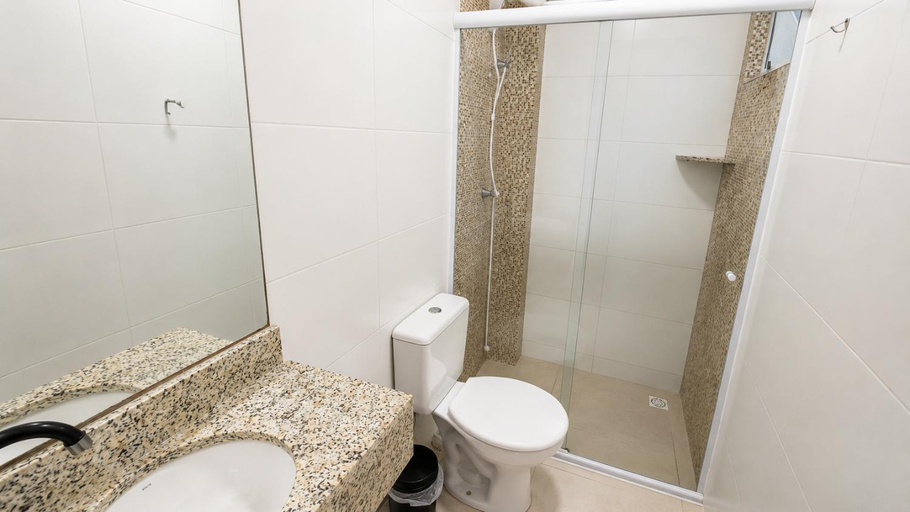 Bathroom 3, Van Gogh by OlaMar Bombinhas, Bombinhas