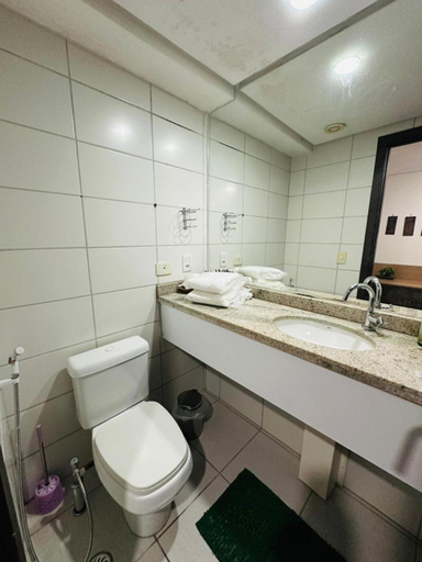 Bathroom, Betel Beach Flat, Recife
