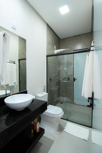 Bathroom 2, Entre Serras & Aguas, Capitólio