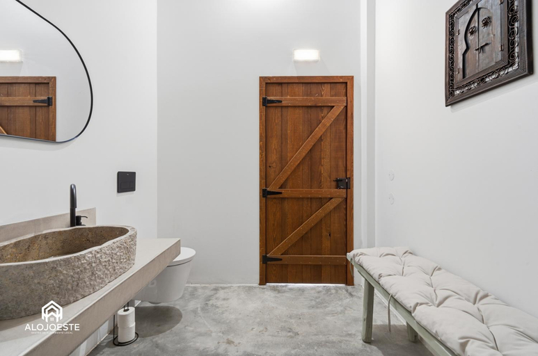 Bathroom 3, OceanLand - Santa Cruz, Torres Vedras