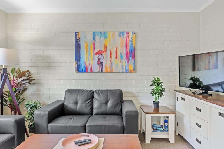 Interior 3, Hidden Away in New Farm ~ 1 Bed/1 Bath/1 Car, New Farm