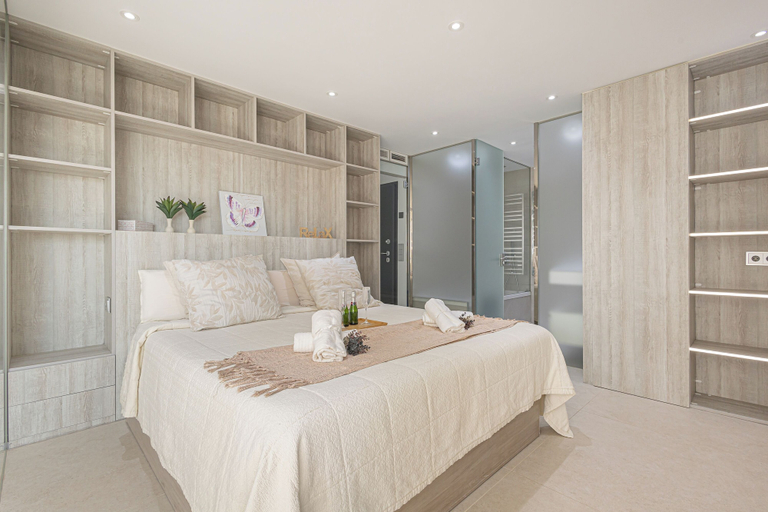 Room 4, Luxury Beachfront Suite Fuengirola for 2, Málaga