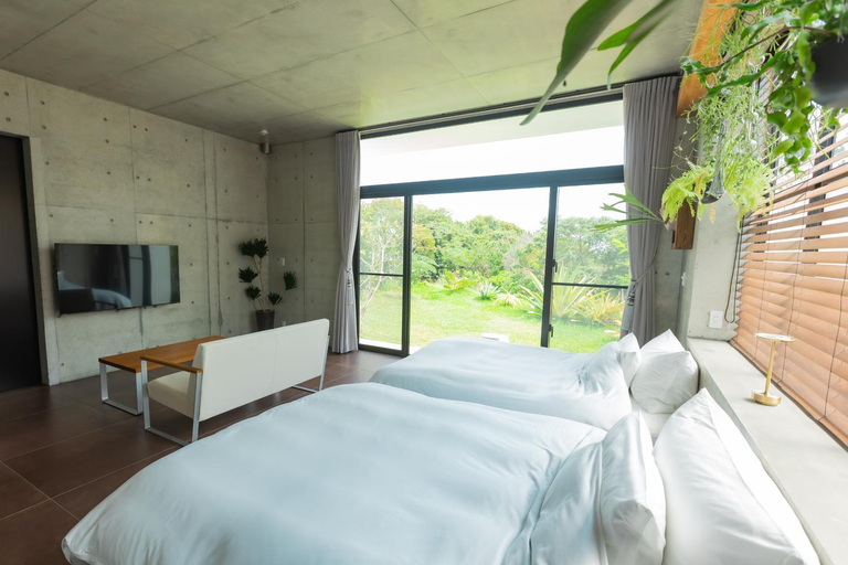 Bedroom 2, G.bouquet, Nakijin