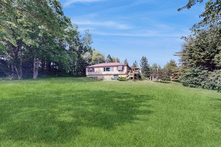 Exterior 4, Charming Lakefront House With Outdoor Firepit, Washer/dryer and Wifi, Hancock