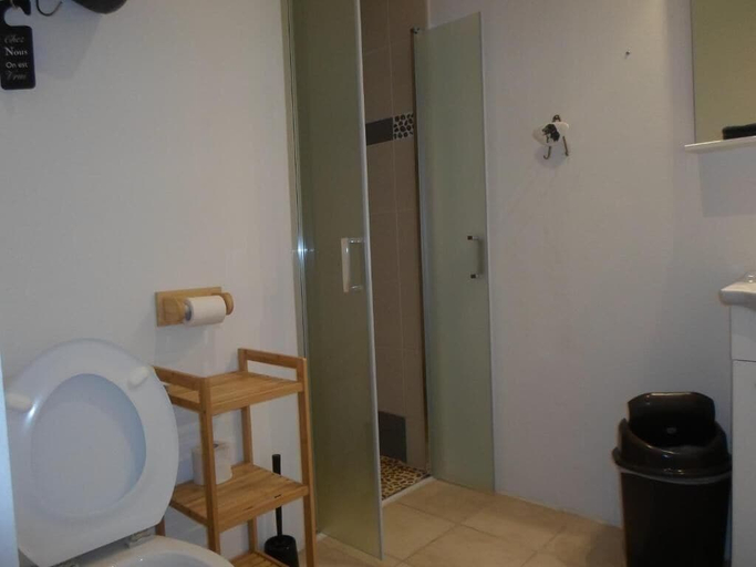 Bathroom 5, les colombes de la baie, Manche
