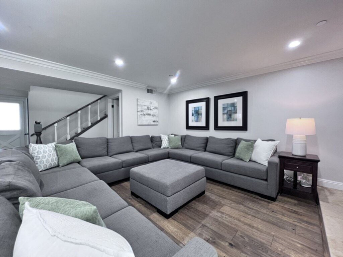 Others 5, Sensational 6 Bedroom 4 Bathroom Pool Home (3 Master Bedrooms W/bathrooms), Orange