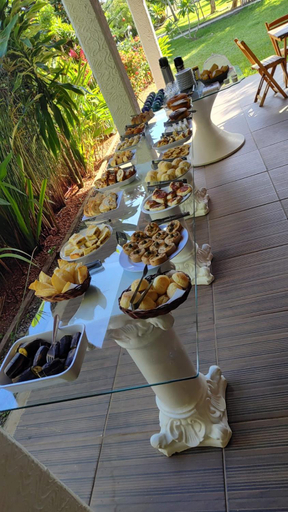Food & Drinks