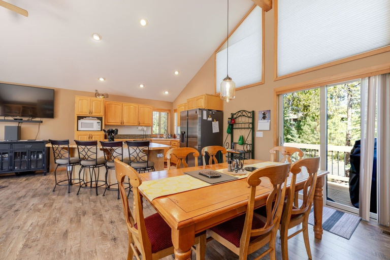 Dining 4, 11 Wallowa 3 Bedroom Home, Deschutes
