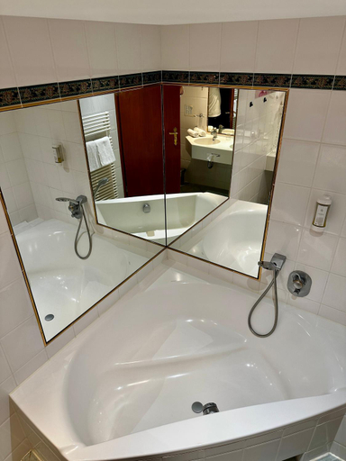 Bathroom 4, Parkhotel Tannenhof, Oberallgäu