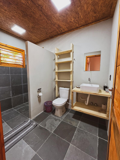Bathroom 3, Windland Pousada Kite Center, Amontada