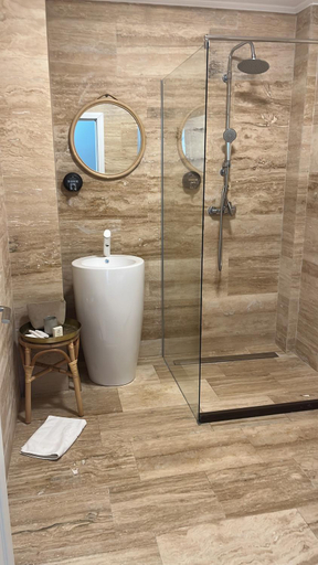 Bathroom 3, Vela Olimp, Mangalia