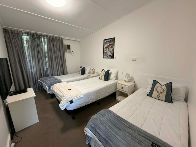 Others 1, Motel Bombala, Bombala