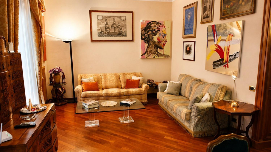 Others 5, Mary Grace house, Rome