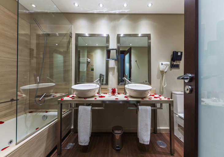 Bathroom 5, Lux Fatima Park - Hotel, Suites & Residence, Ourém