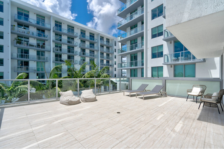 Property grounds 5, AEA - Biscayne BLVD Miami, Miami-Dade