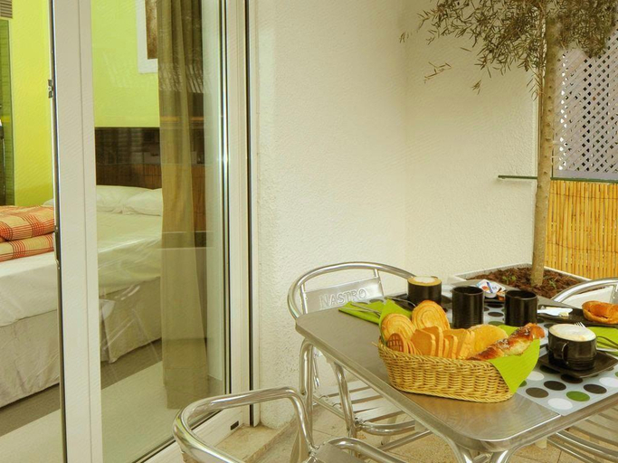 Food & Drinks 5, Moai Home B and B, Rome