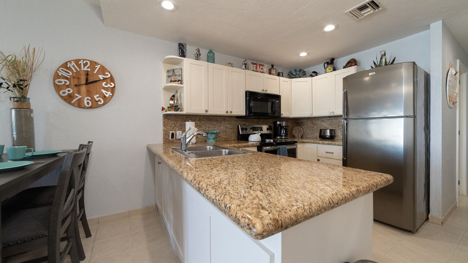 Private kitchen 5, Enjoy This Beautiful 2br/2ba Condo by the Beach at the Sonoran Spa Resort, Puerto Peñasco