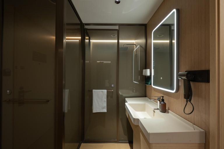 Bathroom 4, JI Hotel Beijing Dongzhimen, Beijing