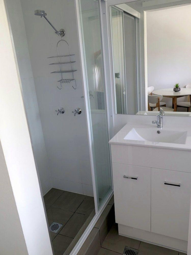Bathroom 3, Gold Coast Inn, Gold Coast