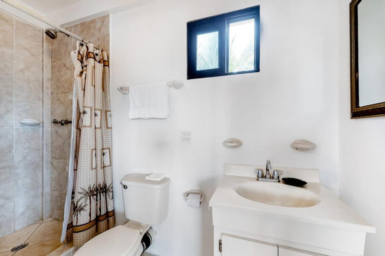 Bathroom 3, Mayan Falls Gold Standard and Corridor Certified