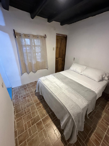 Others 3, casa house, Santa Elena