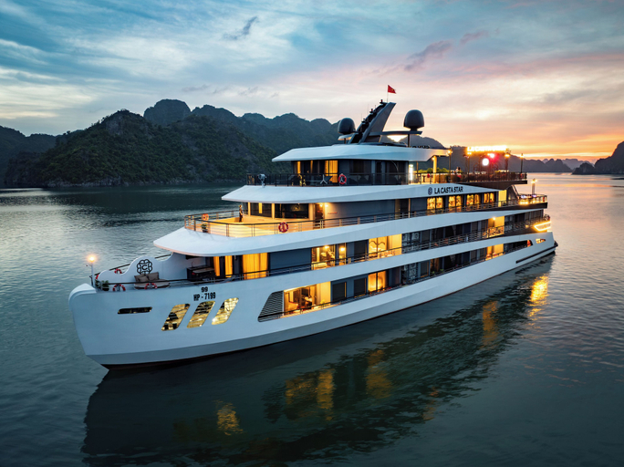 Exterior 3, La Casta Star Cruise, Hạ Long