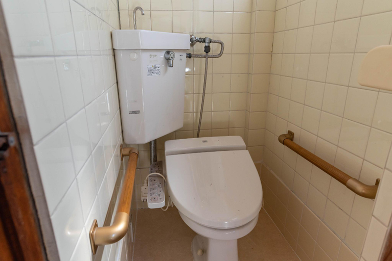 Bathroom 3, Tino Tamatsukuri House, Osaka
