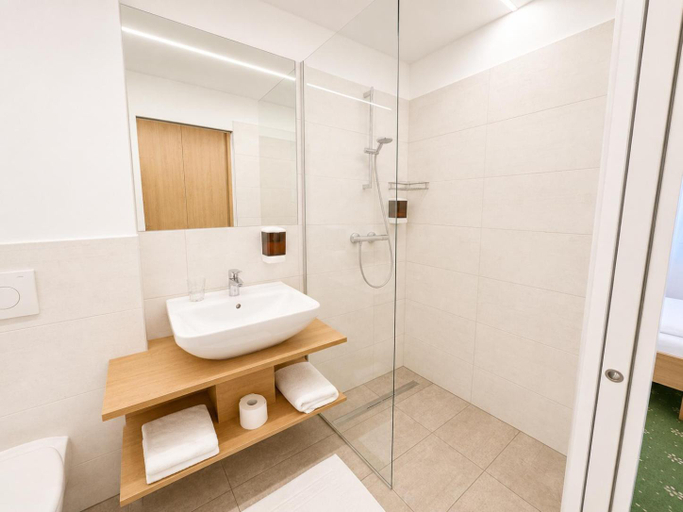 Bathroom 3, Hotel B3 GmbH, Perg