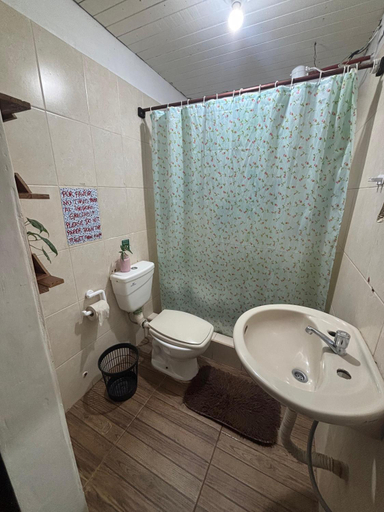 Bathroom, Benteveo hostel iguazu, Iguazú