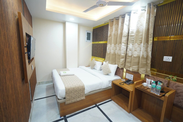 Room 3, Hotel Mahesh deluxe, Delhi