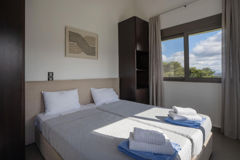 2, Villa Sfedami with Private Pool and Children Safet, Crete
