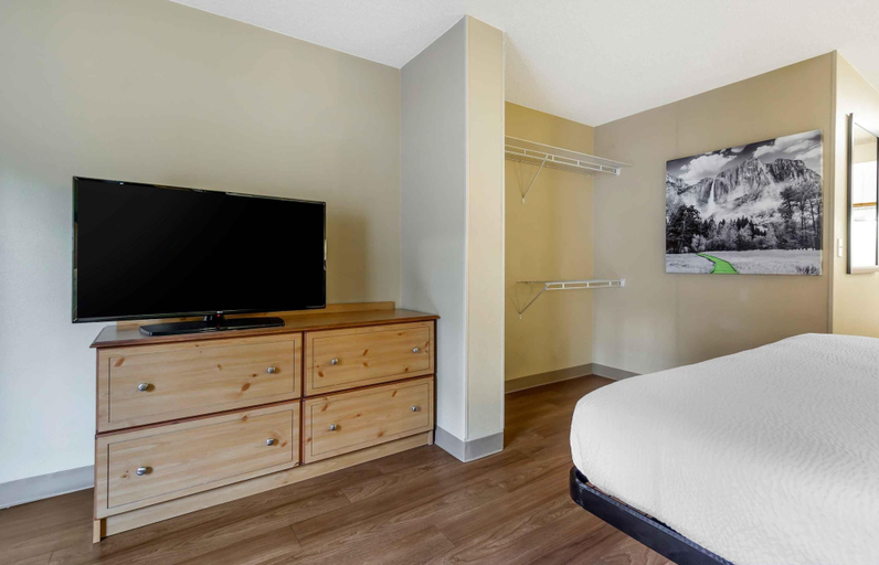 Bedroom 3, Extended Stay America Suites Seattle Bellevue Factoria, King
