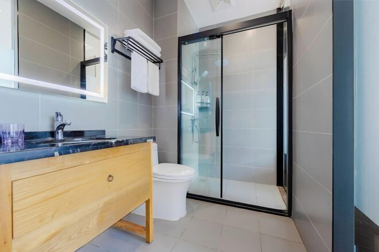 Bathroom 3, Washanhu Hot Spring Hotel, Meishan