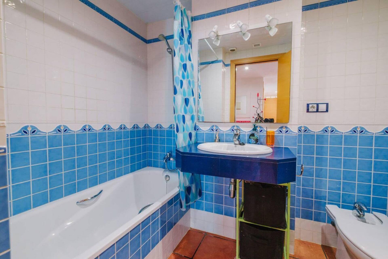 Bathroom 4, Apartment - Sleeps6 - Pool - SeaView - PetFriendly, Tarragona