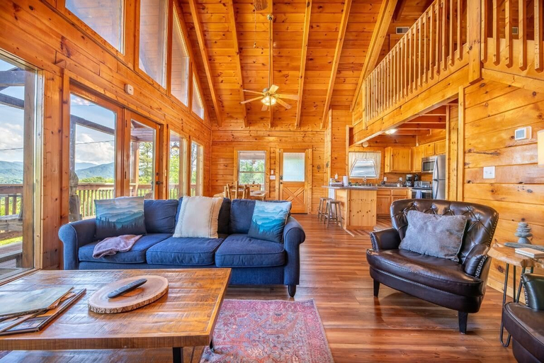 Living area 5, Misty Mountain Treehouse, Sevier