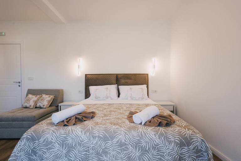 Bedroom 3, Deshira Apartments