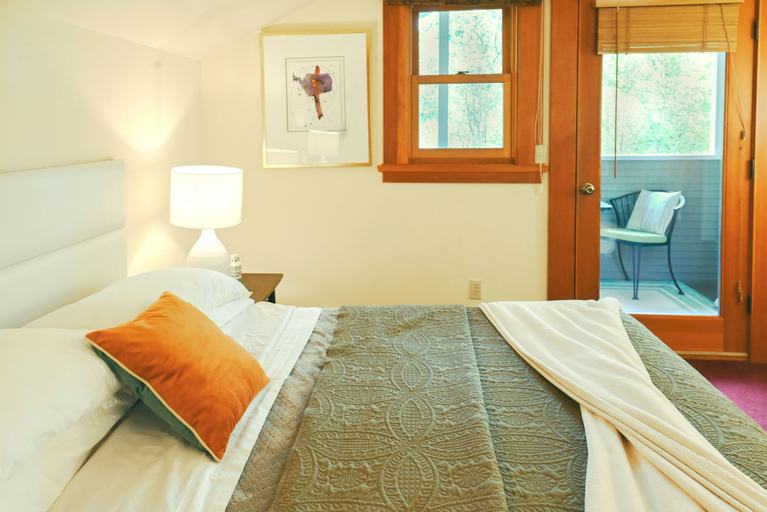 Bedroom 3, A Cowslip's Belle Inn, Jackson