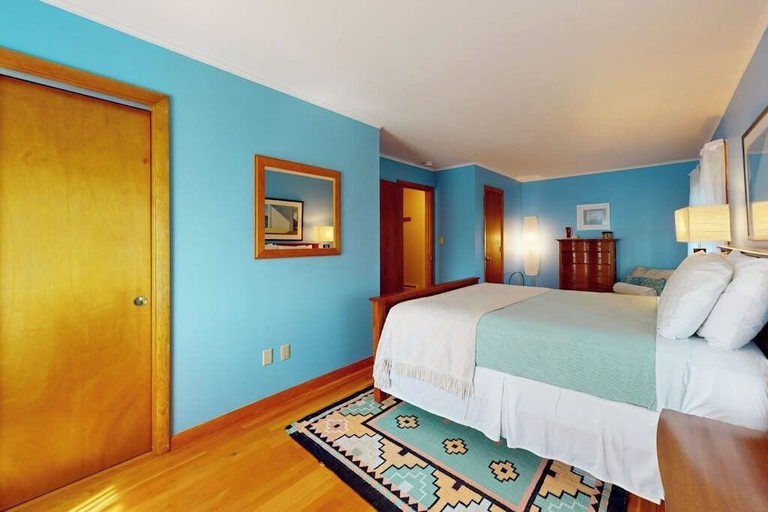 Room 4, Charming Abode With Water Views, Updated Kitchen, & Internet - Dog-friendly, Hancock