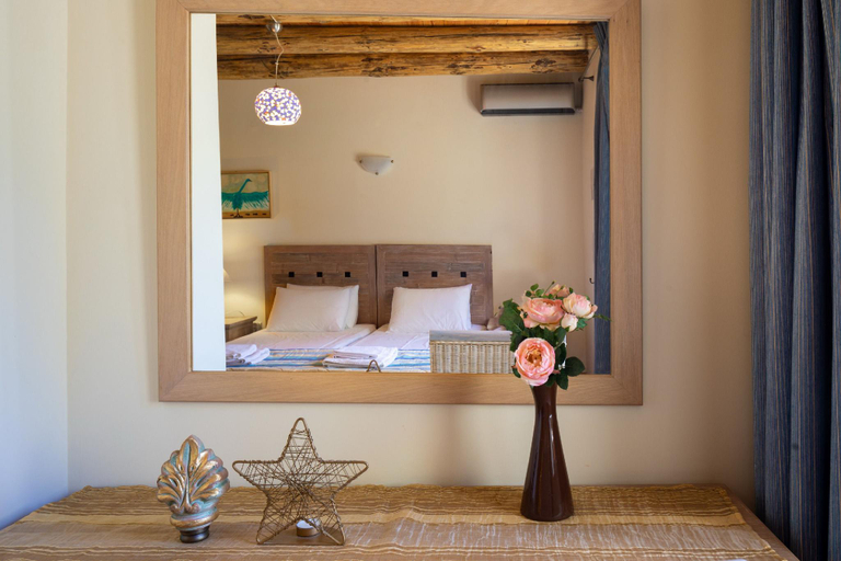 3, Villa Erontas / mini pool and heated jacuzzi, Crete