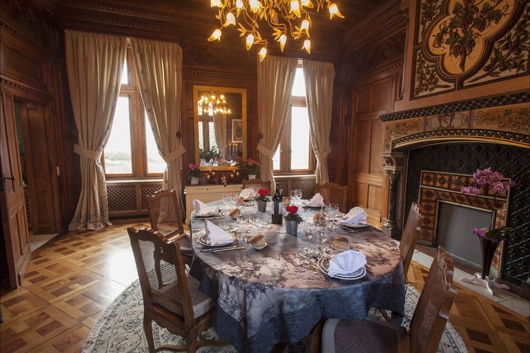 Others 5, Château de La Rivière, Gironde