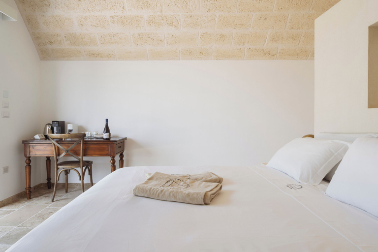 Room 3, Trulli Vigna Lamafico Suites & Pool, Bari