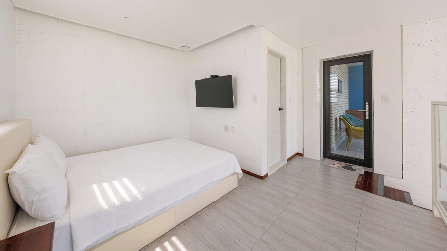 Bedroom 2, Gangneung Kwiseute Spapension, Gangneung