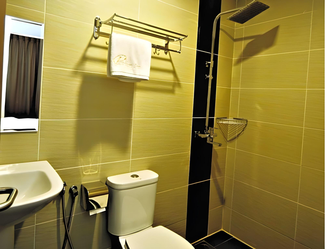 Bathroom 5, Pavilion Inn, Miri