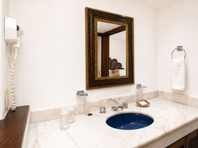 Bathroom 4, Los Arcos Suites, Puerto Vallarta
