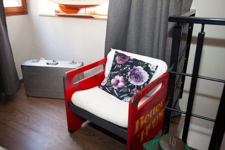 Room 5, Spacious Verviers City House for 14 Guests, Liège